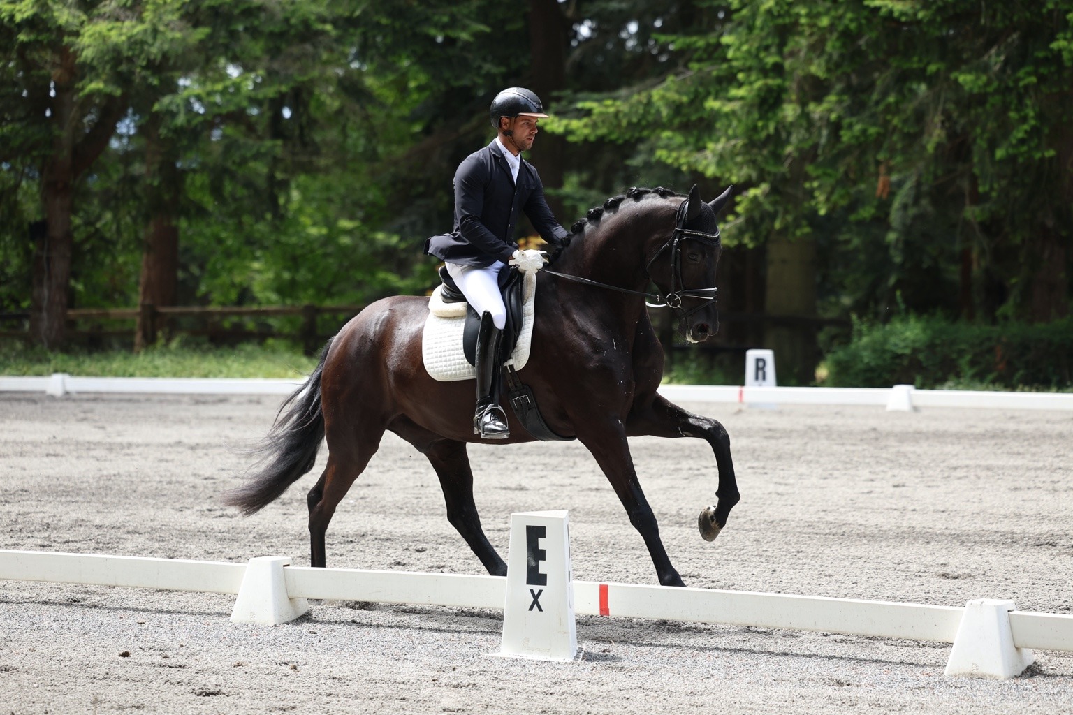 Star-Lord and Aaron Janicki in competition